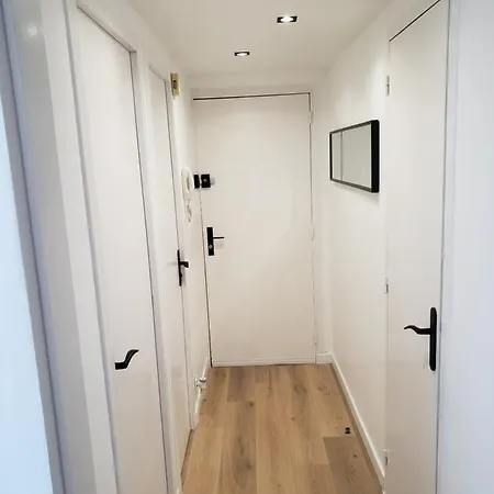 La Pause Valognaise Parking Privé *